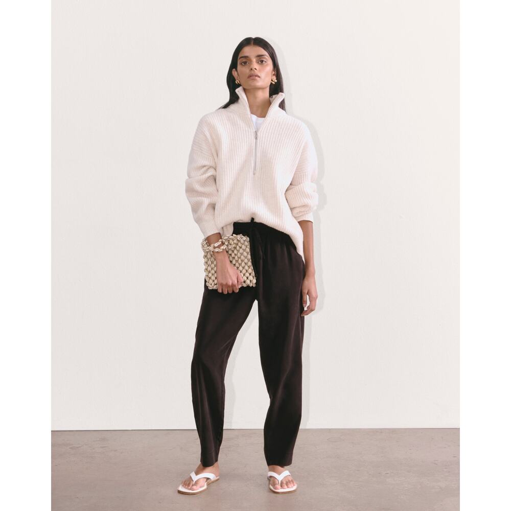 NWOT Everlane The Tapered Pant in Butterlite black size XS 100% tencel
